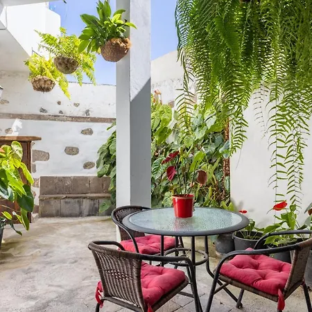 Дом отдыха Home2book Charming Casa Candy Private Pool & Bbq